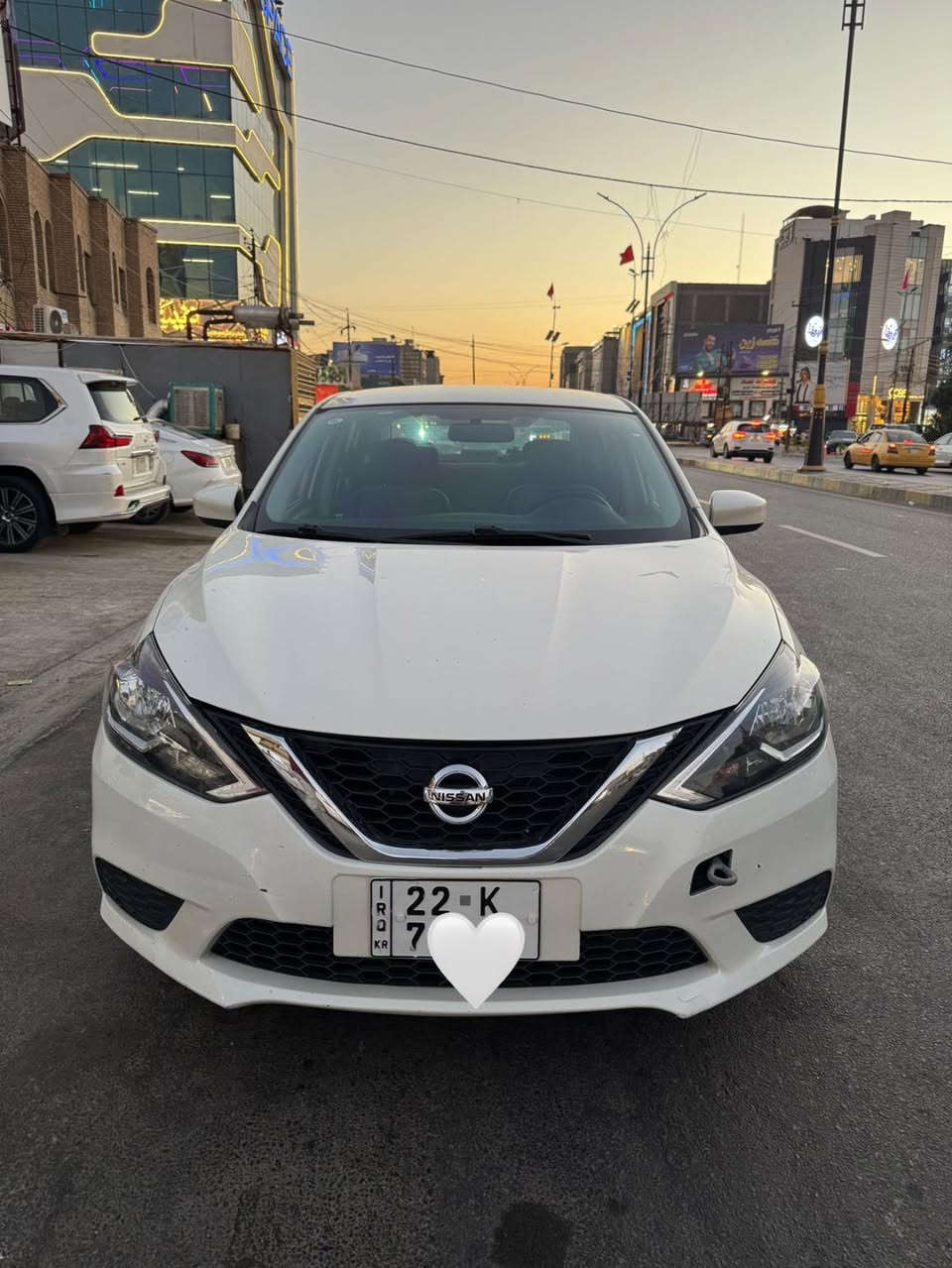 السيارة للبيع: نيسان سينترا
الموديل : 2024 SL
المحرك : 1600 / 4 سلندر 
المواصفات : خليجية / بانزين فقط 
الممشى : 69,000 كيلو متر 
الرقم : اربيل - خصوصي 
اللون : ابيض و الداخل شاموا و 5 راكب 
و بيها كامرة خلفية و شاشة 

مكان السيارة : بغداد الدورة 
رقم الهاتف : ***********
السعر : 120 ورقة و بيها مجال

