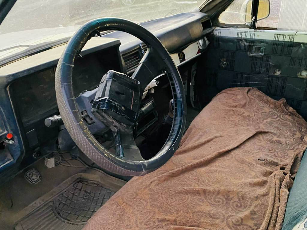 ***********
توێتا یابانی١٩٨٨ئاڕم پلاستیک هەولێر
مەکینە y3 شەش مەکینە و گێڕو ئەکسلو کارەبای هەموو گیانی بە شەرتە چوار تایەی لۆک زۆر توند تۆڵە ماڵی کاسبیە شانسی و ئاڕم ئەولیاتی بە شەرتە ٢٦گەڵاو مجالێکی کەم شوێن تەق تەق كويسينجاك, أربيل
