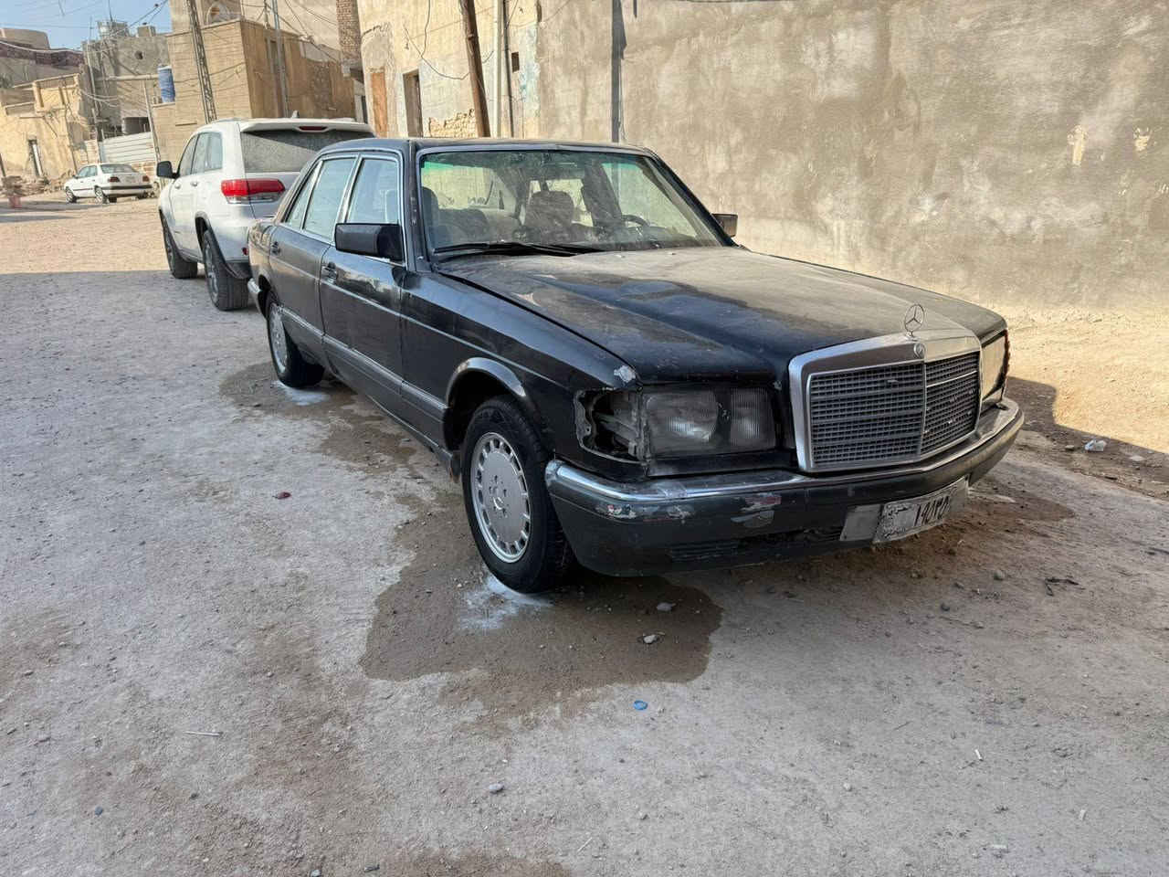 السلام عليكم
مارسيدس جامبو رئاسي 1989 محرك Vvt 3000 جديد
سنوية منتهيه رقم بصرة 
كهربائيات السيارة شغال
تبريد ثلج 
كل شي بيها شغال
تخم تايرات جدد
السعر 29
أكثر استفسار ***********
