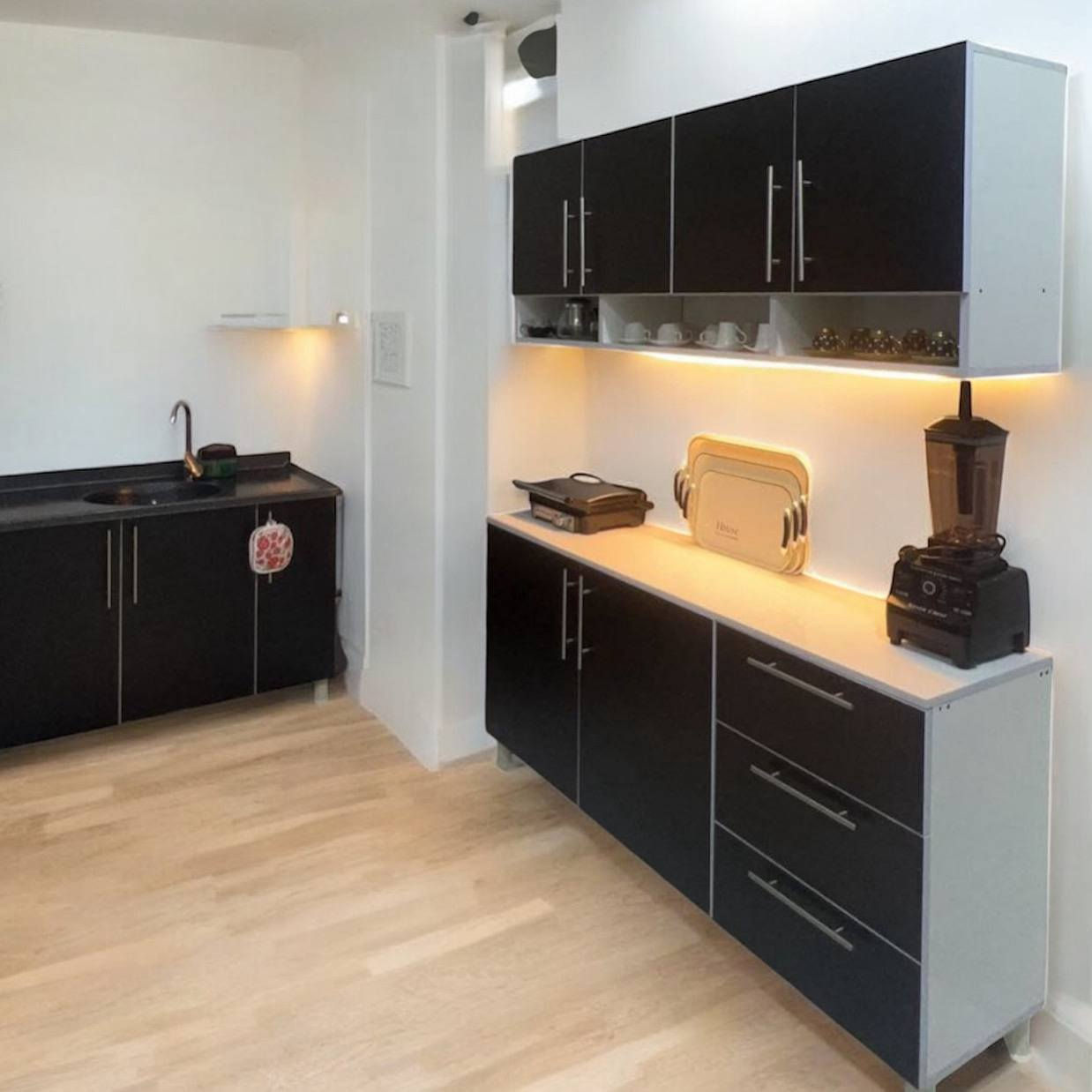 كاونتر خشب تركي mdf  تفصال 🤍🤍

✨متر ونص ارضي وملحق والسنك متر و20 مرمر 🤗


**إذا كنت صاحب هذا الإعلان وتريد حذفه لأي سبب، رجاءا أرسل رسالة إلى الدعم الفني**