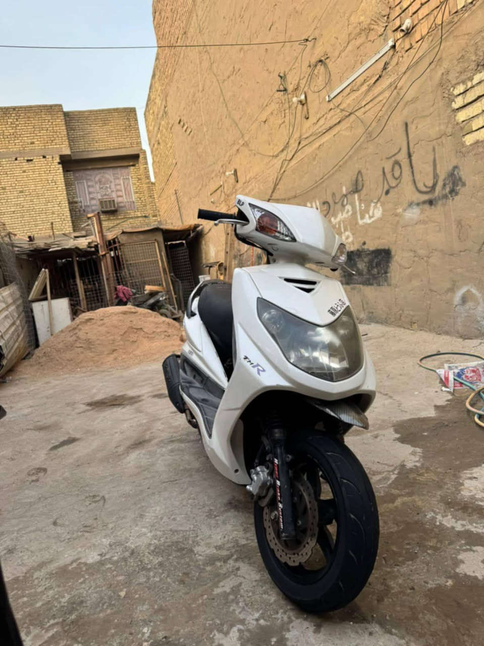 السلام عليكم سكنس مكفوله كفاله عامه شلعه معدل كلشي شغال بيه سلف هندر المكان بغداد ام الكبر والغزلان رقم الهاتف ***********  السعر ٨٠٠
