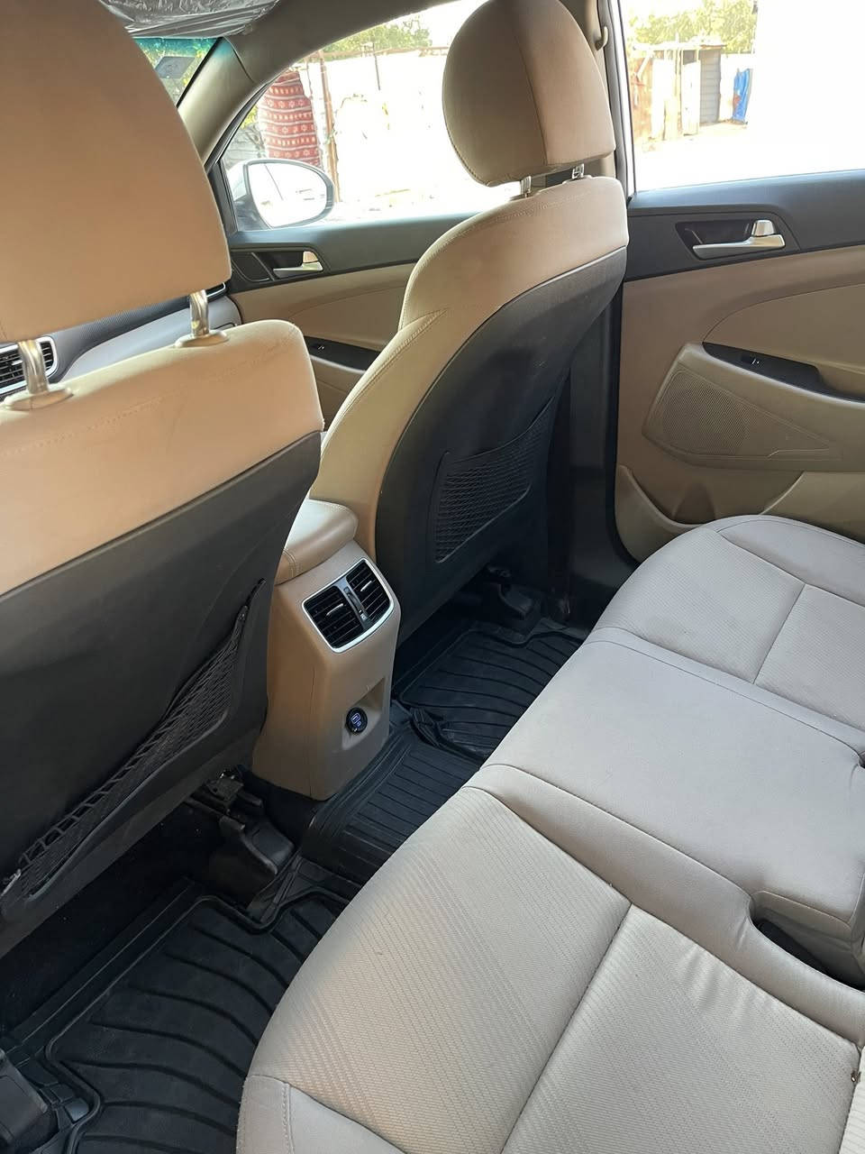 السلام عليكم توسان خليجي للبيع 2019بيها تبديل فقط بنيد اثر طخة وتبدل بدون دواخل مكفولة شواصي لغود كلة كفالة سيارة جديدة شركةالكاصد بصمه 5عدسات شاشة كامرة دوارة ابواب بصمة جديدة احله من صوره ماشية 70حقيقي كير مكينة تبريد تخم تاير كلة شركة جديده سيارة باسمي لسعر185وبيها مجال قليل مكان تقاطع درويش ***********
