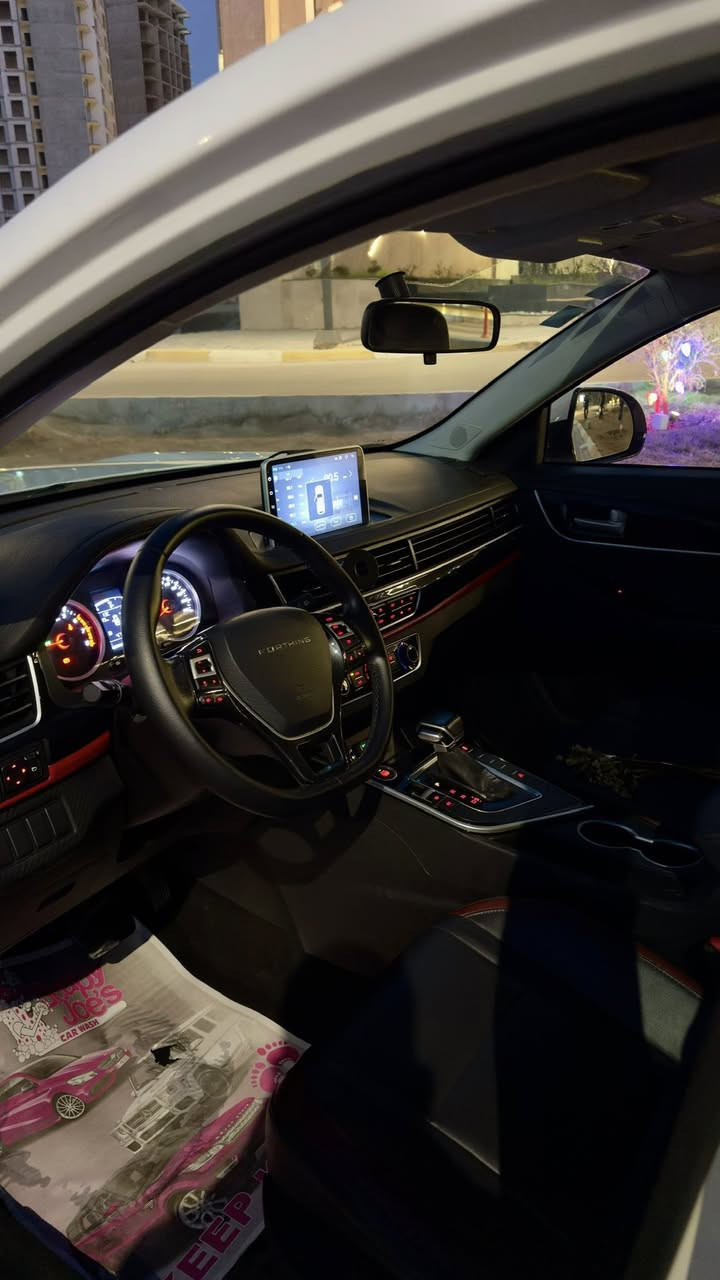 DongFeng T5L 2022
سنتان صيانة مجانية

 شركة ليث العبيدي

رقم بغداد مشروع وطني 

اللون ابيض

بلاديه بدون صبغ

ماشية 49,000 كيلومتر 

السيارة جديدة

بصمه باب خارجيه 

بصمه تشغيل داخلية

الاداء:-

محرك:-4 سلندر

حجم المحرك:-1.5L تيربو

جير 6 سرعات

2 أنظمة قيادة (إقتصادي – رياضى)

عدد الاكياس الهوائيه 2

كاميرا خلفية

حساسات خلفيه

ويل 18 بوصة

إضاءة نهارية LED

كراسي جلد رياضيه

مثبت سرعه

تحكم ستيرن

السعر 130 $ وبيها مجال للمشتري

للاستفسار الاتصال *********** واتساب
