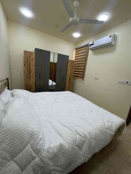 شقة طابق أول مؤثثة بالكامل – المنصور/المتنبي
تتكون من:
 • غرفتين نوم
 • صالة
 • مطبخ
 • حمام
الشقة مؤثثة بالكامل وجاهزة للسكن.

للاستفسار: ***********
