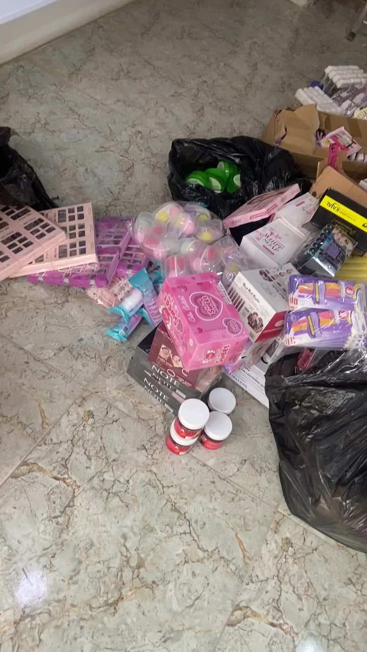 اهلا وسهلا بيكم محل فيروزا كلشي داخل محل بالف 1000 من اكسسوارات ومكياج عنوان دور زراعة الثالثة مجاور مجمع الأصدقاء مقابيل دكتورة هانا جعفر


**إذا كنت صاحب هذا الإعلان وتريد حذفه لأي سبب، رجاءا أرسل رسالة إلى الدعم الفني**