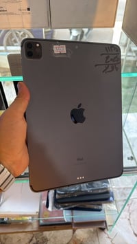 ايباد ١١ برو • ذاكرة ١٢٨ • بطارية ٩١