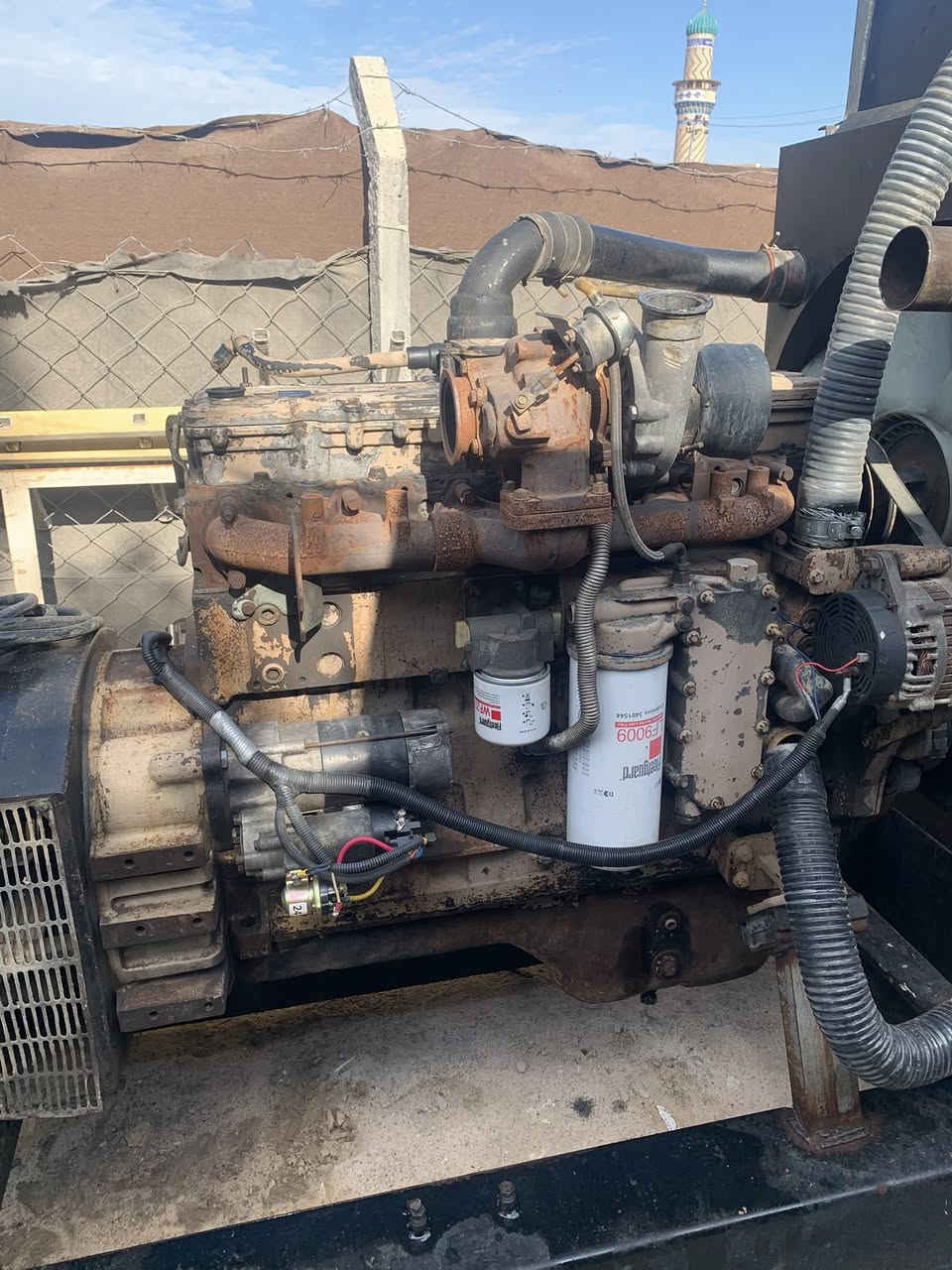 السلام عليكم مولده كمنز 24ولف محرك مال كصه ما مشتغل ولا ساعه راس توليد 250 ستندر بم كهربائي للاستفسار *********** او *********** العنوان بابل الحله
