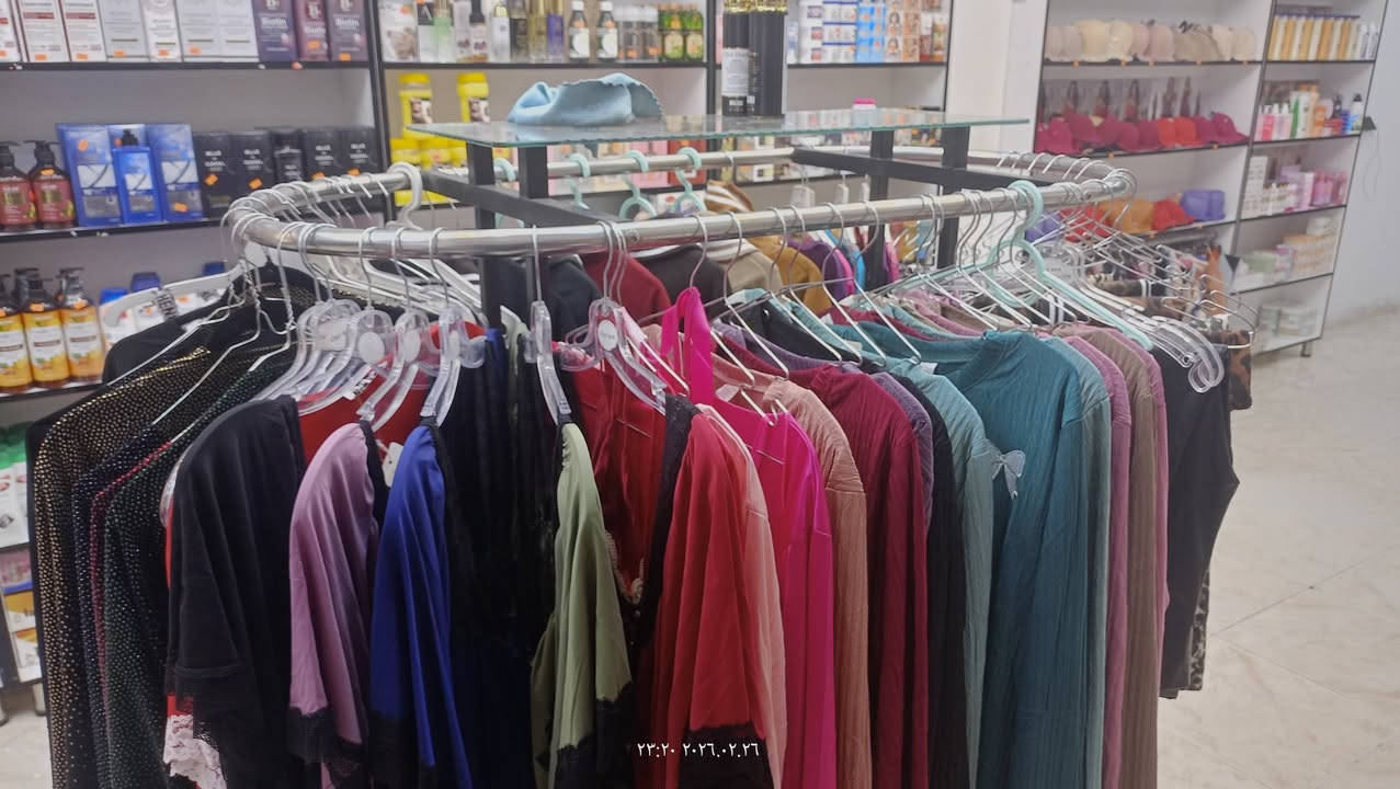 محل كوزمتك جاهز للبيع وبسعر مناسب يحتوي على 15 باترينة عرض 
🌍🌍الموقع جدا ممتاز سايدين بحركة الرئيسية مقابل مرطبات مولتي فروتي محلات هم قريبة من المحل وحلاقين وصالونات تجميلل
سبب البيع عدم التفرغ
أبيع شلع أو بجرد البضاعة
الراغبين التواصل على الخاص


**إذا كنت صاحب هذا الإعلان وتريد حذفه لأي سبب، رجاءا أرسل رسالة إلى الدعم الفني**