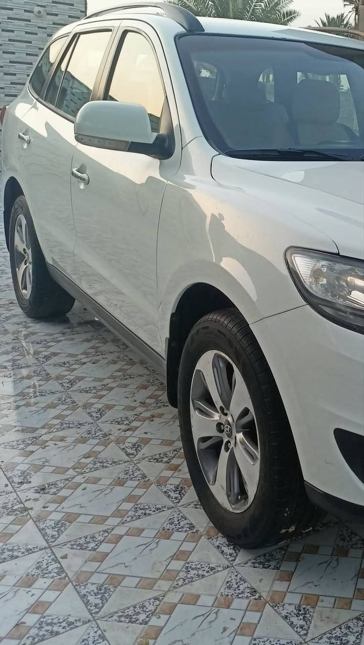 السلام عليكم  سنتافي موديل 12 كفاله عدا بارد بسيط مايسولف بي
مكينه 6 سلندر 3500 
فور ويل + بصمه تشغيل  + بصمه ابواب وبصمه جنطه 
ثلاجه
ثلاث قطع تبريد + تبريد ثلج 
رقم بغداد مميز بأسمي مداور بأي يوم تريد 
كشن كهربائي + كشنات جلد 
شاشا وتحكم ستيرن ومري شفط  
سنويه لحد 30 
من الاخير فول مواصفات 
للاتصال ( ‏‪0774 235 4219‬‏)

