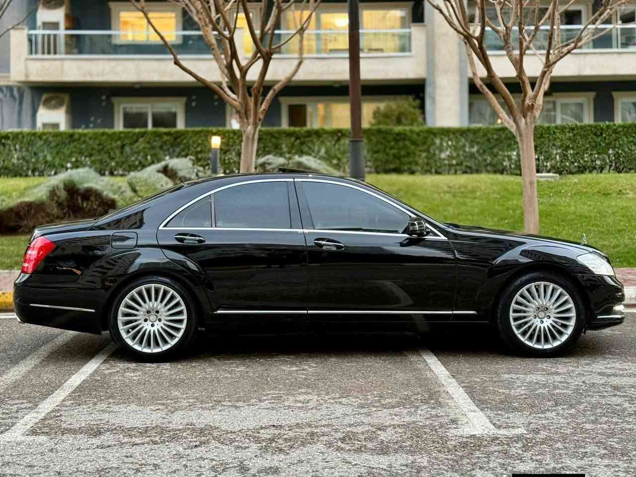 مارسيدس ايس كلاس S350 موديل 2010
سياره فول مواصفات جديد
مواصفات خليجي محرك 6 سلندر ظمان محرك وگير بشرط   ما مفتوح 
ويل طايرات اصلى جديد اشتريته
مواصفات    ابواب صغير  سلايد    خمس بردات       اوتو استوب    باركين   داخل فورميكا   شاشات   كامره   تلفون   قاصه    كشنات متحرك   ابواب سحب و شفت اوتو هولد   صندوق شفت وسحب   كشنات مساج   حساسات امامي والخلفي   كشنات واستيرن كهربائي    كير استيرن   سيدي بوكس   6   CD بلاد مع كثير من مواصفات اخرى   

 واحد جملغ صبغ بدون شخوط بدون رصعات  كله بشرط  سياره باقي عله وظع كل غراضه بلاد مامفتوح  مکفول
سياره فول فول  سياره من دعاميه للدعاميه مابيها دينار مصرف   جديد مسويله سيرفز من شركه مابيها اي خلل كهربائي وكير ومحرك شرط  
رقم سليمانيه اصولى  سنويه  جديد   كله جديد سياره
عنوان :سليمانيه

رقم صاحب السيارة 
***********
