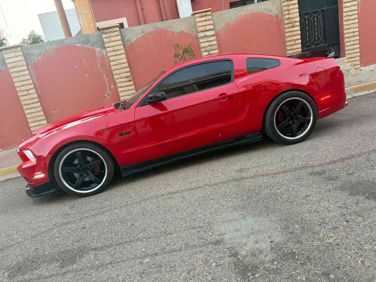 فقط بيع بدون مراوسه
فورت موستانك  
موديل 2013 
محرك 3700 V6 
كير محرك شرط ممفتوح بدون عيب 
((صبغ عام جماليه ))
دواخل نضيف بدون نواقص 
تبريد شغال 
سقف روز رايز 
لحيه RTR 
دفيوزر جيتي 
لايتات امامي محدث 2015 
بونيت تحديث سيلفاني
جناح RTR 
وياله فويزن حجم 20 
عليها 4 تايرات لوك ميشلان 
سياره حلوه بمعنا الكلمه 
مكان سياره كركوك 
للستفسار اكثر اتصاال او خاص 
***********
