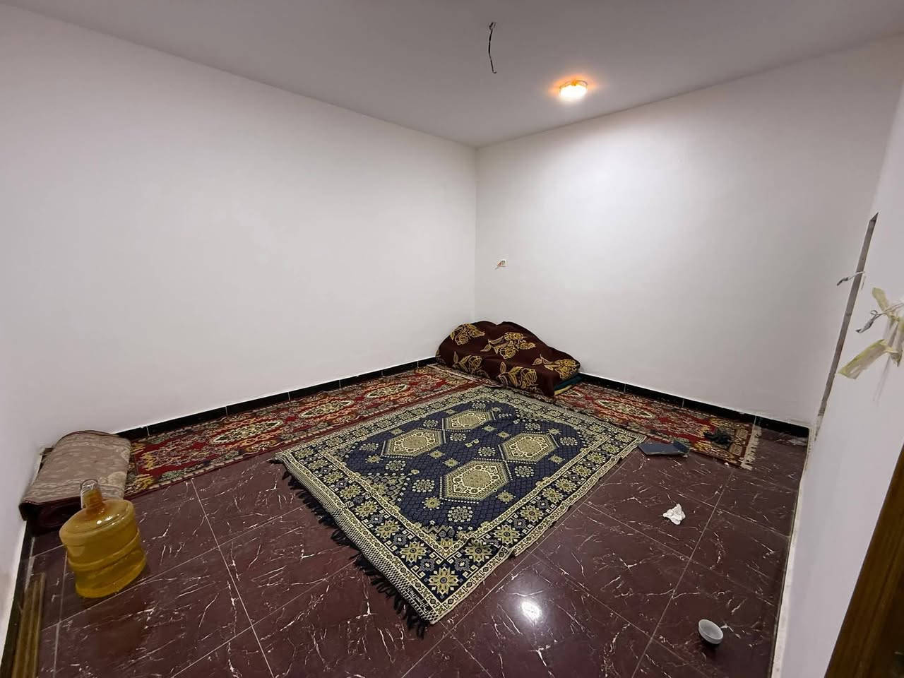 🏠بيت للبيع
🏠دار للبيع بناء حديث

📍حي الصادق شارع العوادين 

📐مساحه ٣٠٠م 

🕍الطابق الاول :٢ غرف استقبال صاله مطبخ صحيات ٢ منور٢  طارمه حديقه +محل كبير ومخزن 

🏯الطابق الثاني : ٤ غرف صاله 
طابق ثالث بيتونه +مخزن 
 للاستفسار ***********

#الشطرة #دارللبيع #عقارات #شراءالعقارات #بيت #للبيع
