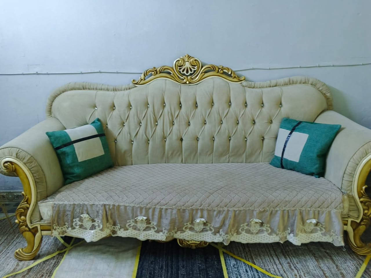 السلام عليكم تخم ٩ مقاعد للبيع السعر ٥٠٠ بغداد كمب ساره للاستفسار الاتصال على الرقم *********** متوفر وات ساب فقط
