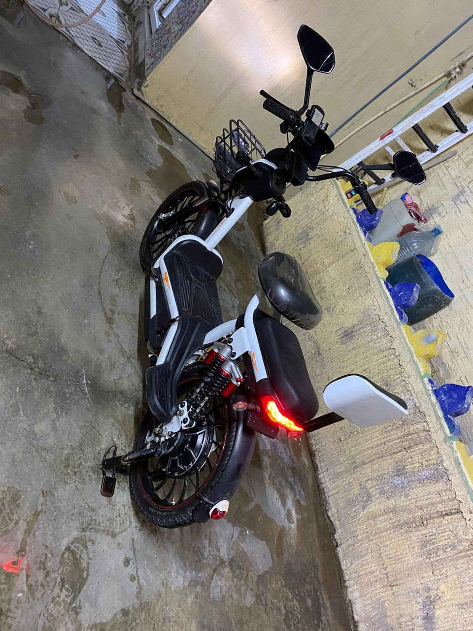 سلآم عليكم دراجه شحن للبيع نضيفه كل عيب مابي فقط سكان مكسور السعر 325 الف وبي مجال لشراي عنوان كركوك واحد حزيران اتصل وبيك خير وتدلل 😍(***********)
