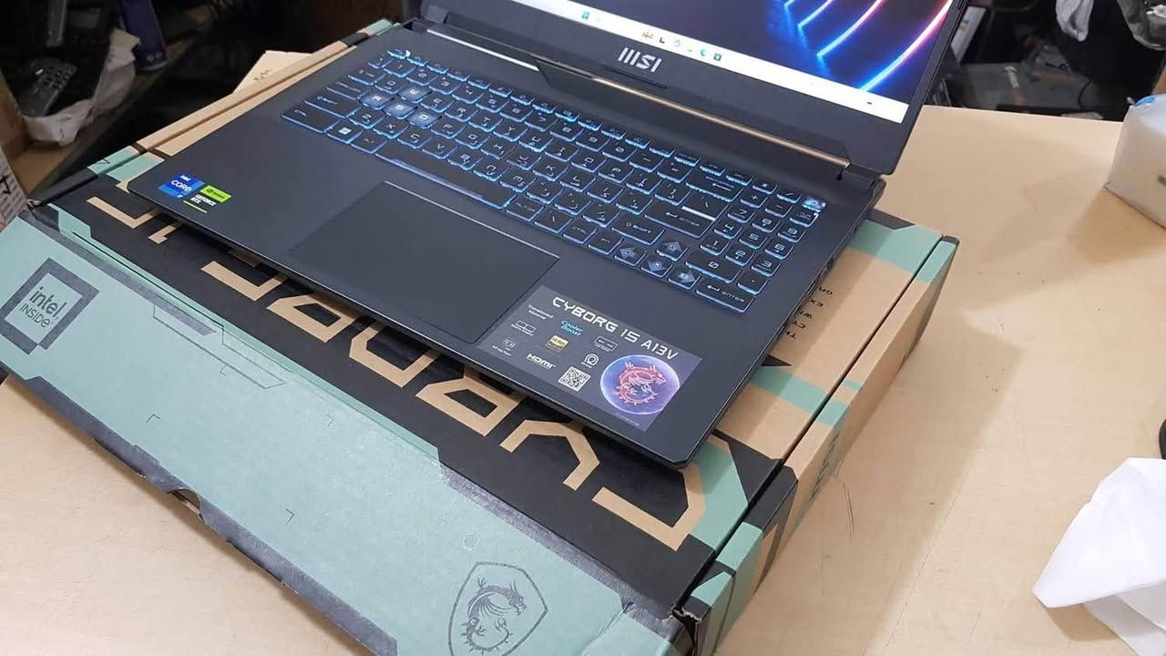 ... لابتوب MSI  وكالة شرق اوسط بحالة اللوك شبه جديدة لابتوب كيمنك مخصصة للالعاب او التصاميم من الجيل 13 بمعالج كور اي 7 فئة HS اعلى فئة   لابتوب ذو مواصفات عالية جدا رام 16 كيكا DDR5 وهارد SSD M.2 الجيل الرابع بكارت شاشة منفصل RTX  4050   بحجم 6 كيكا DDR6  وتردد شاشة 144 هيرتز وكيبورد ضوئي ويندوز 11 اصلي

           (((     السعر  مليون و 225 الف دينار  ثابت  )))   

MSI  CYBORG A13VE
cpu : Core  i7  HS   الجيل 13           
ram : 16 G DDR5
hard : SSD  M.2  512   G4 
vga : 6G  Nvidia RTX  4050  GDDR6
mon : 15.6 FULL HD 144  Htz ips

ويندوز 11 اصلي
كيبورد ضوئي
صوت مسرحي عالي جدا و مجسم
بدون DVD بغداد, العراق


**إذا كنت صاحب هذا الإعلان وتريد حذفه لأي سبب، رجاءا أرسل رسالة إلى الدعم الفني**