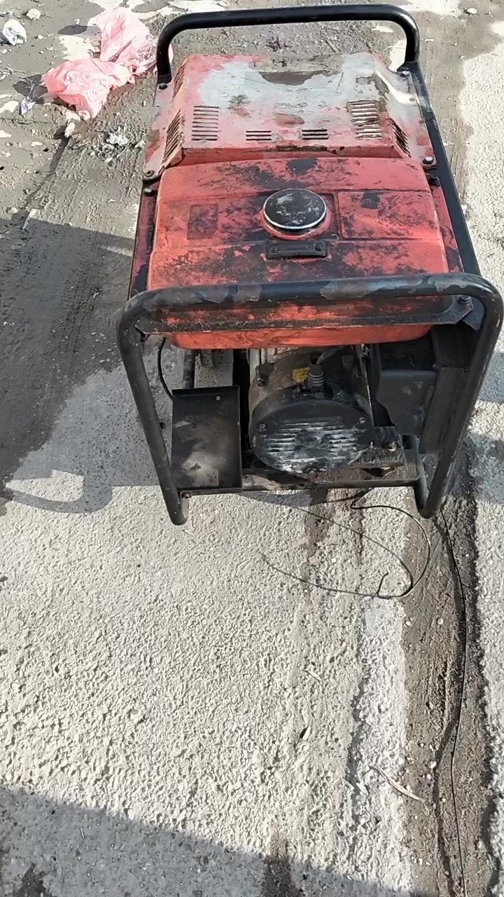 مولد  كاز نظيفه…… نقصه فقط باتري للطلب والاستفسار ع ***********
