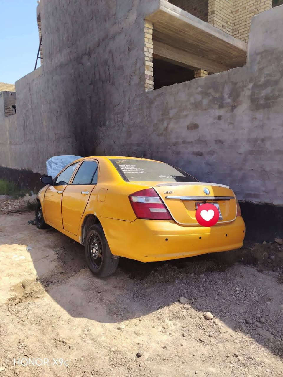 السلام عليكم جيلي موبل ٢٠١١رقم بغداد إنكليزي مصفره هيه وغرمات محترك البجم فقط للبيع 18 وبيع مجال مكان السياره بابل ناحيه الإمام ***********
