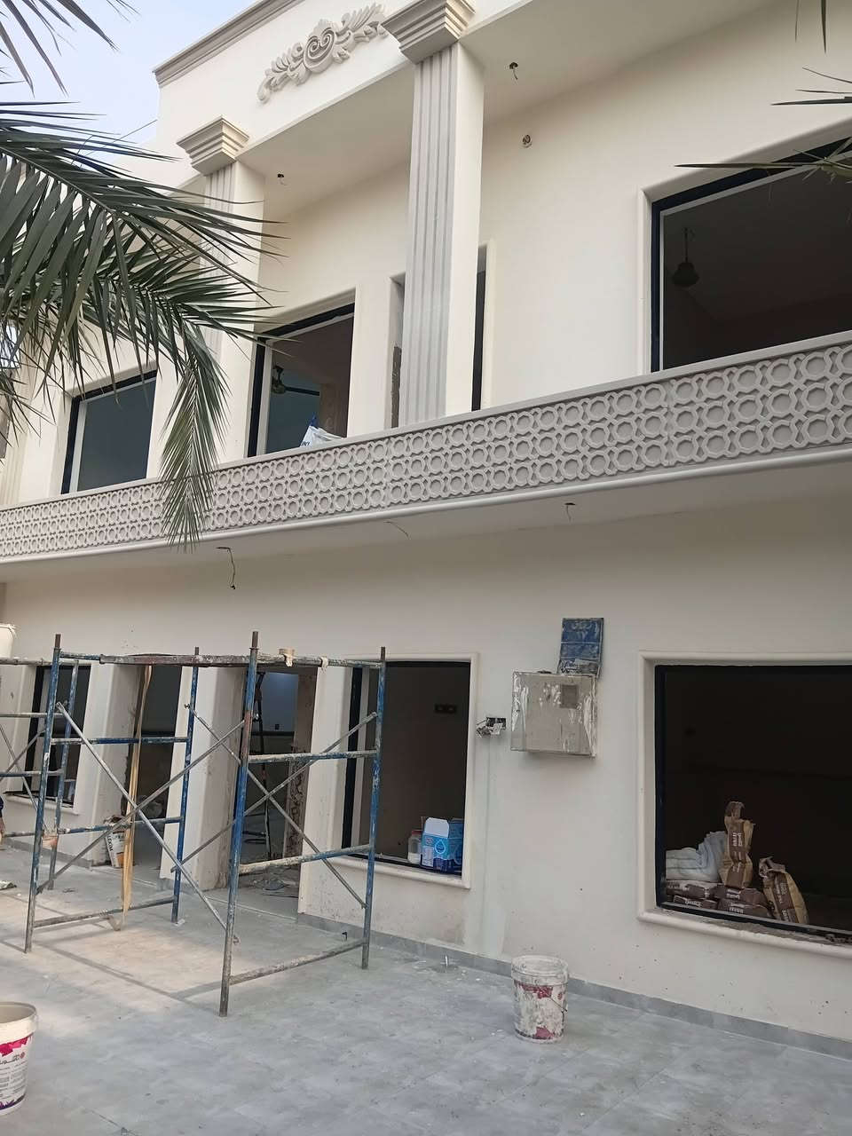 سلام عليكم اشتغل صباغ ابيوت داخلي وخارجي ونشتغل واجهات فوم تركي اتصل ***********ابو محمد صباغ
