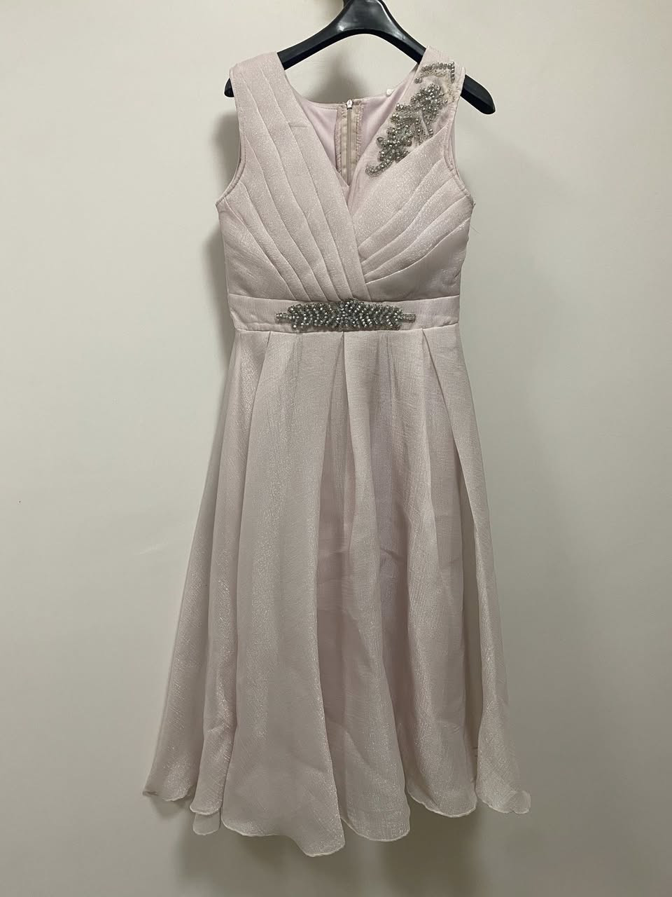 السلام عليكم عندي فساتبن ملبوسة مرة واحدة قياس٣٨-٤٠
الفستان الابيض ١٠ 
البدلة السودة ١٥ 
الفستان الوردي ١٥ 
البدلة السماوي ١٠
البدلةالوردي ١٥ 
الفستان البرتقالي ٥
واللي تاخذهن كلهن اكو تخفيض وعندي توصيل بغداد


**إذا كنت صاحب هذا الإعلان وتريد حذفه لأي سبب، رجاءا أرسل رسالة إلى الدعم الفني**