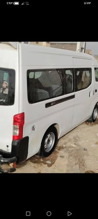 سياره نيسان للبيع موديل 14 رقم دولي ب 180 وبها مجال07862622730