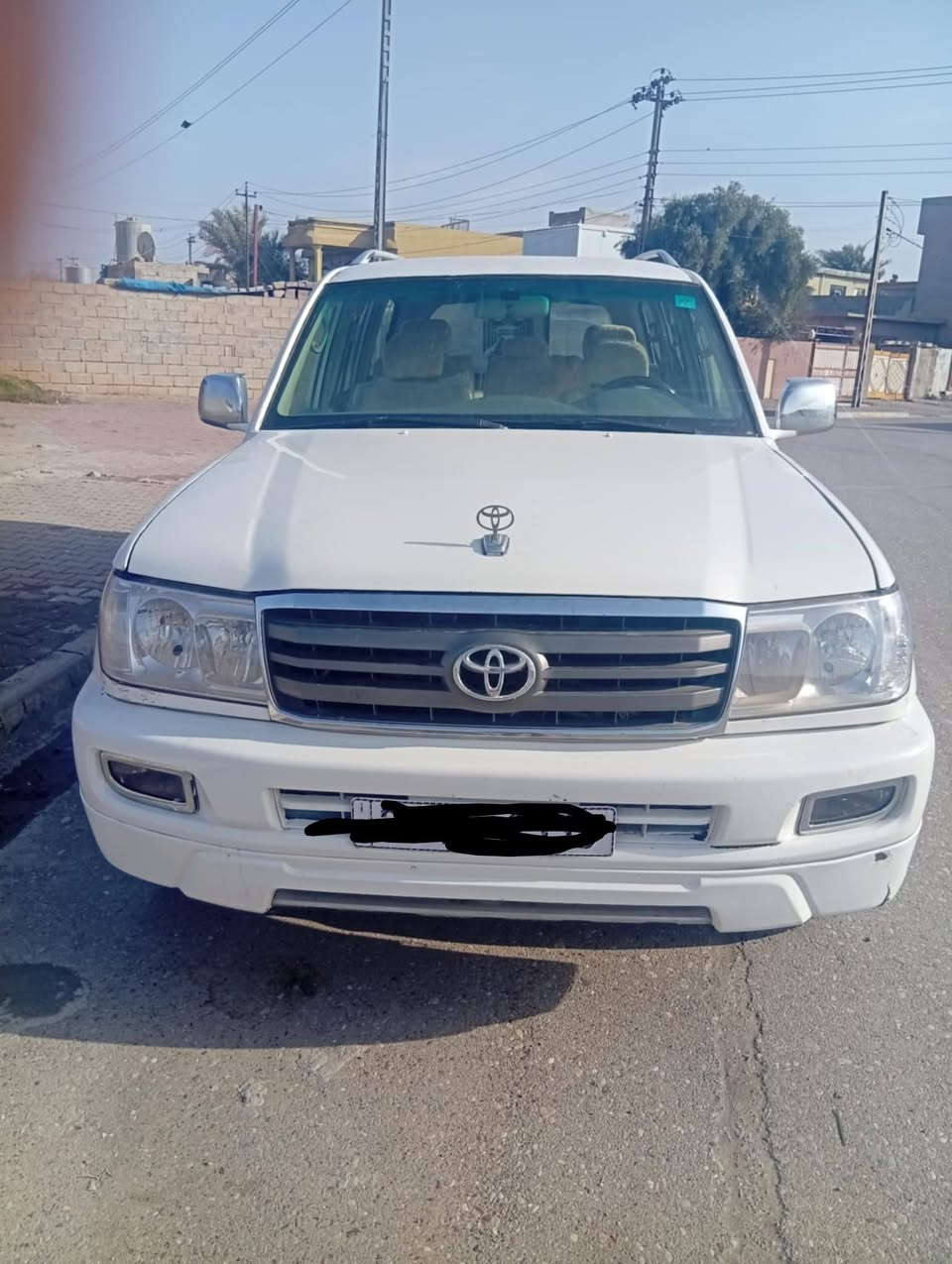 السياره لاندكروزر مونيكا 2005,,دبل تانكي دبل اكسل شغالات رقم دولي سنويه لل2031 السياره صبغ عام مجرد صبغ بدون اي حادث ولا ضرر يعني مو مكلوبه ولامتجايه
صدر جديد. لايتات زنون وبلاجكتورات زنون كهربائيات كلها شغاله. 
السعر 137 ترهم بيع او مراوس حسب الرغبه


**إذا كنت صاحب هذا الإعلان وتريد حذفه لأي سبب، رجاءا أرسل رسالة إلى الدعم الفني**