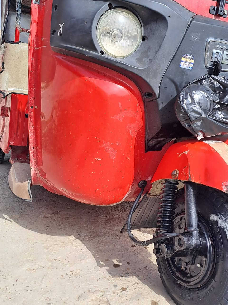 السلام عليكم تكتك للبيع 22 شهر السادس اوراق الشرايبي خير ويتدلل خلي ينتصر على الرقم*********** رحم الله والديكم والموش الراي لا ينتصر شباب تكتك بيع ملاحظات بقشرتها يعني ما مقفوله ومكينه مجفده اول تجفيته
