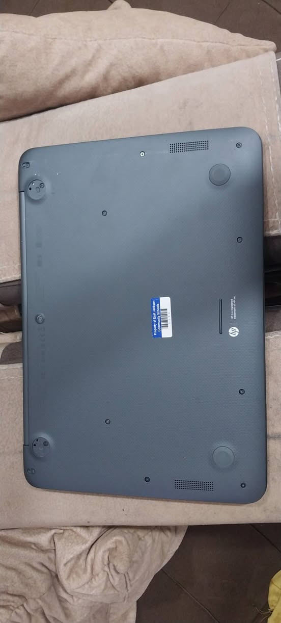 لابتوب hp للبيع نظافة ٩٠% السعر٩٠ شاشة١٥ باقي التفاصيل عالخاص او الأتصال واتساب
***********
