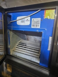 سلامو عليكم طباخ للبيع سعودي 5 عيون فرن شغال نظافته 95 من 100 السعر250...