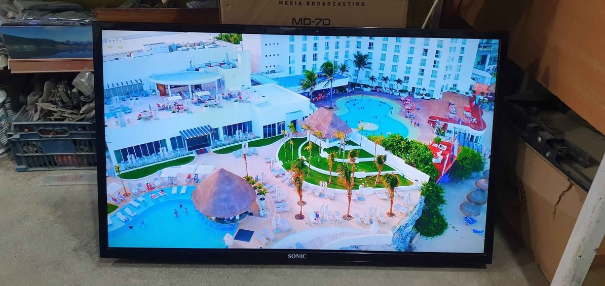 تەلەڤیزۆنی سۆنیک قەبارە 42 سمارت
ئەندرۆید 13نرخی 110000 لە هەولێرە
پەیوەندی بکەن بە واتساپ *********** أربيل, العراق
