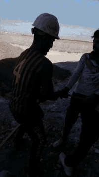 يتوفر لدينا
حفاره بئر صيحات + تغليف 
وقلاب لنقل كافة المواد 
وتوفير جميع انواع الآليات 
للاتصال 
***********
