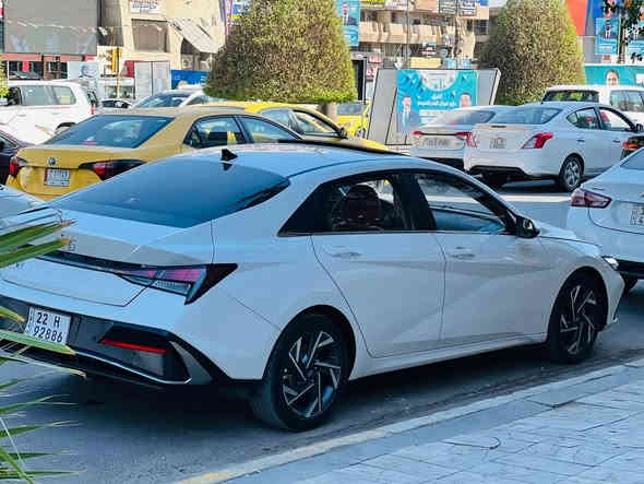 السلام عليكم
النترا 2045 تجميع الصين رقم اربيل 

مكينه دبل نوزل 

فول  مواصفات 

تحكمات ستيرن 

قطعتين تبريد 

نظام سنتر لوك ، و اوتوا هولد

سايد بريك كهرباء

كشن كهرباء 

بصمه دخول وتشغيل 

مري شفط ، وكامرة خلفية

حساسات امامية وخلفية

مثبت سرعة ، لد نهاري وزنون

فتحه سقف 

اشاير بل مري 

كشن جلد احمر مطعم باسود

سبيرها ما نازل شرط 

السيارة ماشية 33الف وقابل لزياده 

السيارة مكفوله من الحادث والصبغ والتبديل.

علمن السياره عليهة عازل الPPF مانع الشخوط سعره 15$ والله

السعر 140$ بيهاا مجال قليل 

العنوان : بغداد المنصور

للتواصل : *********** متواجد واتساب
