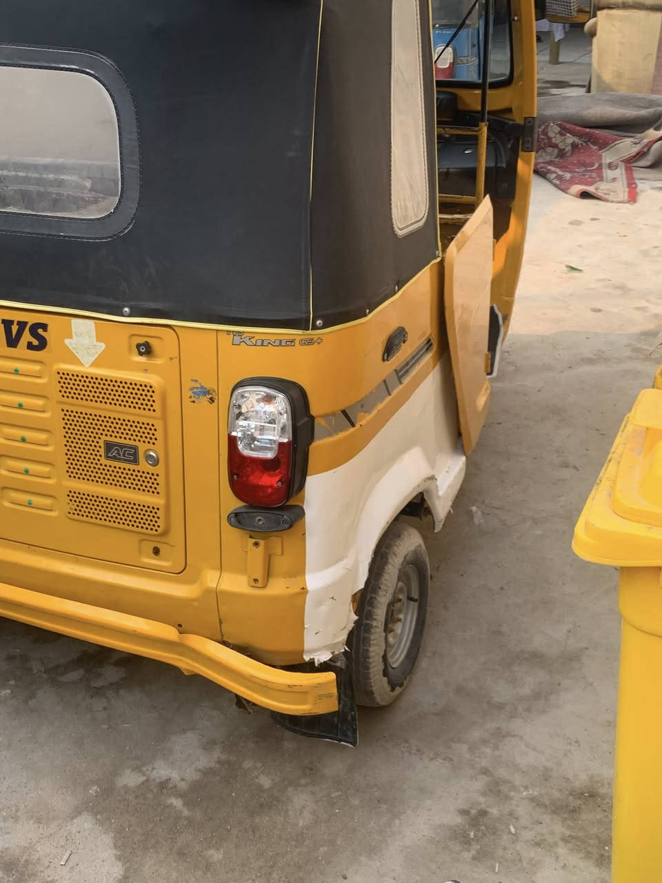 سلام عليكم تكتك لبيع مديل ٢٠ اطلع ب٢١رقم وسنويه تكتك جاهزه من كلشي الهاتف ***********العنوان البصره الزبير
