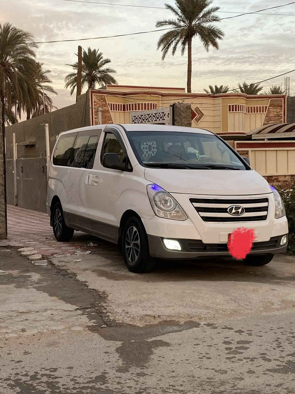 السلام عليكم ستاركس 2018 للبيع او مراوس ب 19 مكينه مفتوح بيه بخار بسيط السياره جاهزه وكامله منضومه تبريد كامله كله جديد اصلي ويل vip درع خلفي جامه اماميه جديده دوشمه كشنات وتنته وسفريات مواصفاتها تحكم ستيرن جهتين سبع الوان دبل شاشه شاشه تاب شادلها كامره حوادث 3 قطع السياره كفاله من ضربه وصبغ ومعجون وتبديل ماعدا شخط باب السلايت العبري مامبين تخم تاير قبل شهرين شاده مصفره هيئه وغرامات وسنويه بسمي ماساقطه رقم بابل  السعر 225 وبيه مجال مكاني بابل الحله 
***********
