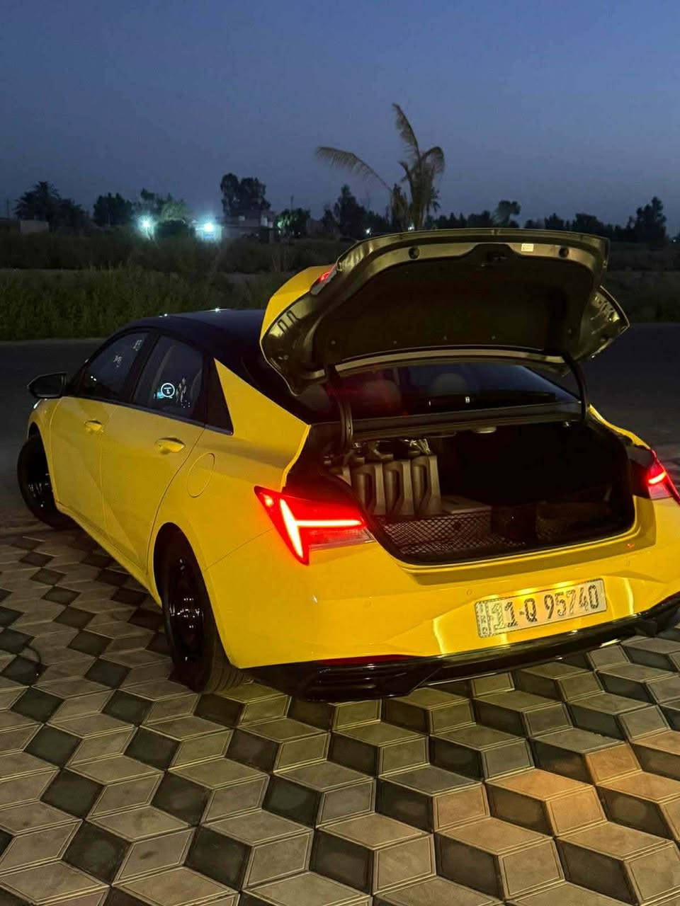 السلام عليكم النترا 2023 لمتد وارد امريكي ماشية 30 كم محرك كير عل شركة الرقم *********** العنوان بغداد
