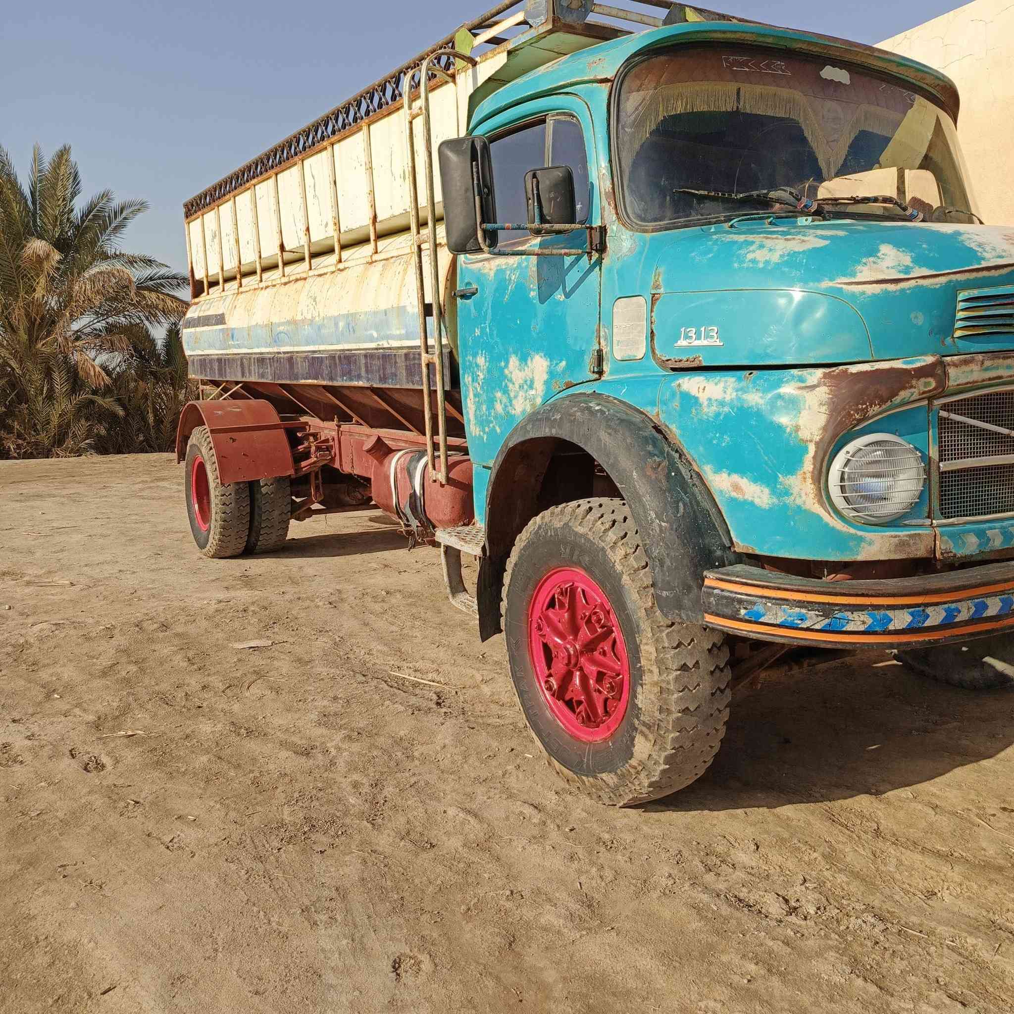 سلام عليكم وردين للبيع موديل 75 مقفول كفاله عشراوي رقم بغد استفسار الرقم ***********
