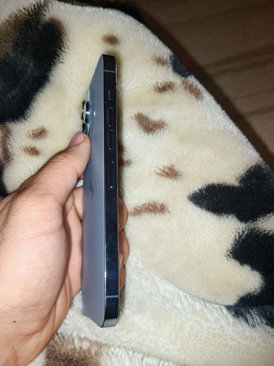 آيفون ١٣ برو ماكس جهاز راقي بس بي هل ضربه كل شي مامبدل بي سعره الجهاز ٥٥٠ وبي مجال حك الجيه مكاني كركوك حزيران للواتصل *********** متاح واتس و مازنجر و اتصال رقم
