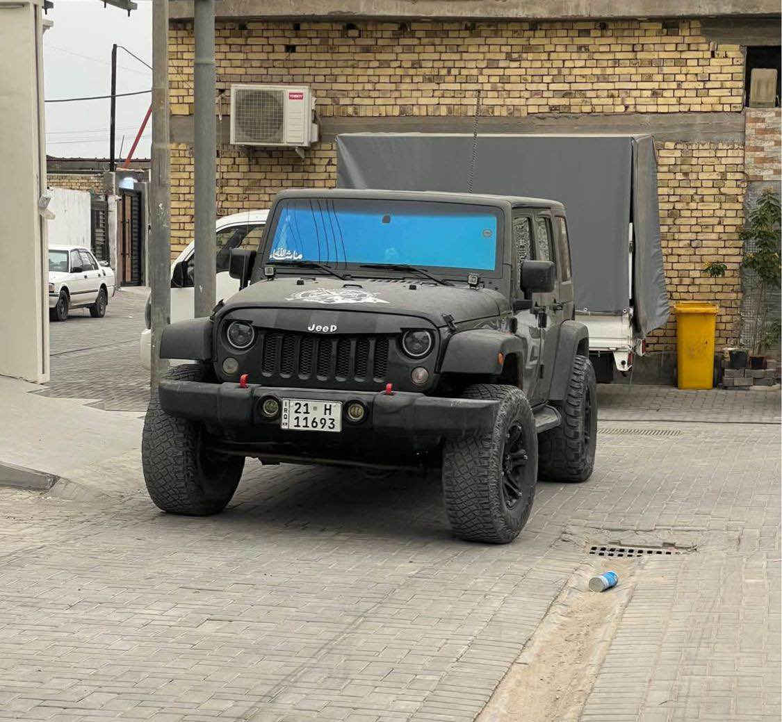 للبيع او مراوس بصالون  جيب رانكلر 2016 كير عادي رقم سليمانية تحويل حادث قطعه وحده جاملغ فقط  جاهزه كير محرك اكسلات دبلات فور ويل كهربائيات نوزلات وبلكات جدد حساسات كلهن مبدلهن ولا كلوب شغال صرفها كلش ممتاز تبريد شغال السياره مرفعة 2.5 تايرات جبلية ونضيفة جدا بدون خدوش وجاهزة فقط شكم ربل بالحدادة يطلع صوت يحتاج تبديل فقط السعر169 وبيها مجال ومكلفتني اكثر من هالسعر بهواي الله شاهد  ***********
*********** Singapore
