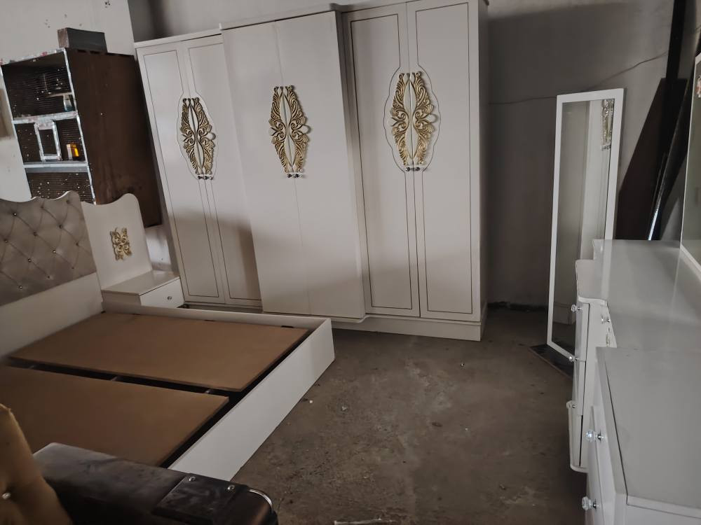 غرفة نوم تركي ٧ قطع ٦ ابواب اي عيب ما بي عنوان دهوك سيميل مسيريك شارع العام رقم الهاتف
***********
*********** سميل, دهوك
