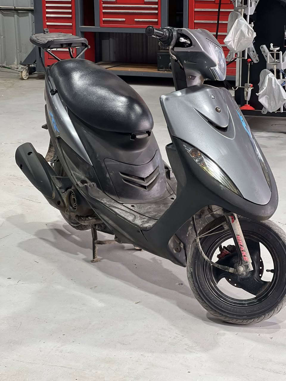 السلام عليكم ماكس عدلة للبيع الدراجة مكفولة كفالة عامة وأراق الدراجة نضافة 100‎%‎ المكان بغداد البلديات الرقم ***********
