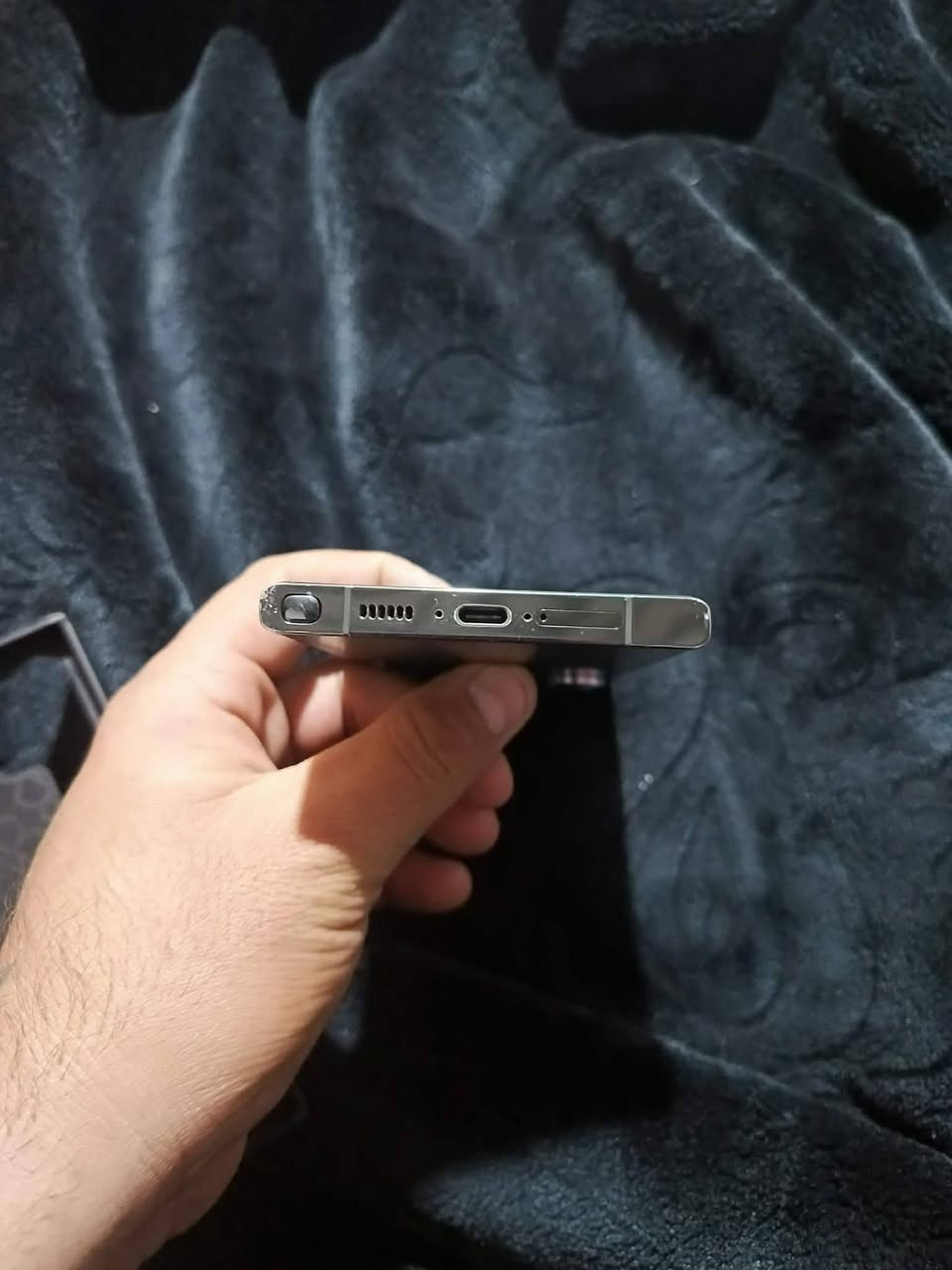 اس ٢٣ الترا دبل خط بدون عطل او طبع 
ذاكره ٢٥٦ معا شاحن ٣٠ واط 
بي جلوخ استعمال بدون كفر حمايه 
سعر ٦٥٠ وبي مجال ***********
