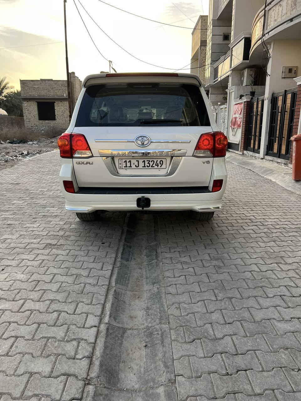 السلام عليكم لاندكروز 2010فول مواصفات فتحه بل سقف تحكم جهتين تشغيل عن بعد 6سلندر سيارة جدا نضيفه كير مكينه صدر تبريد كله جديد اي بي اس جديد داخل جلد بأسمي بيها 3قطع صبغ جاملغ وباب لي خلف سائق السعر 265 مكاني بغداد الحريه الدولعي ***********
