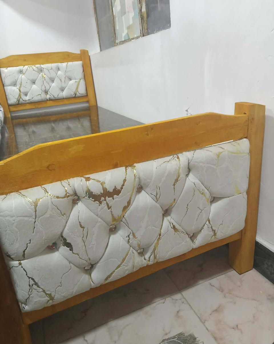 تخت نفر جديد #السعر50الف متوفر توصيل.فقط
شرط اذا ما نفس الصوره والمواصفات يرجع 
للحجز ارسل العنوان ورقم خاص


**إذا كنت صاحب هذا الإعلان وتريد حذفه لأي سبب، رجاءا أرسل رسالة إلى الدعم الفني**