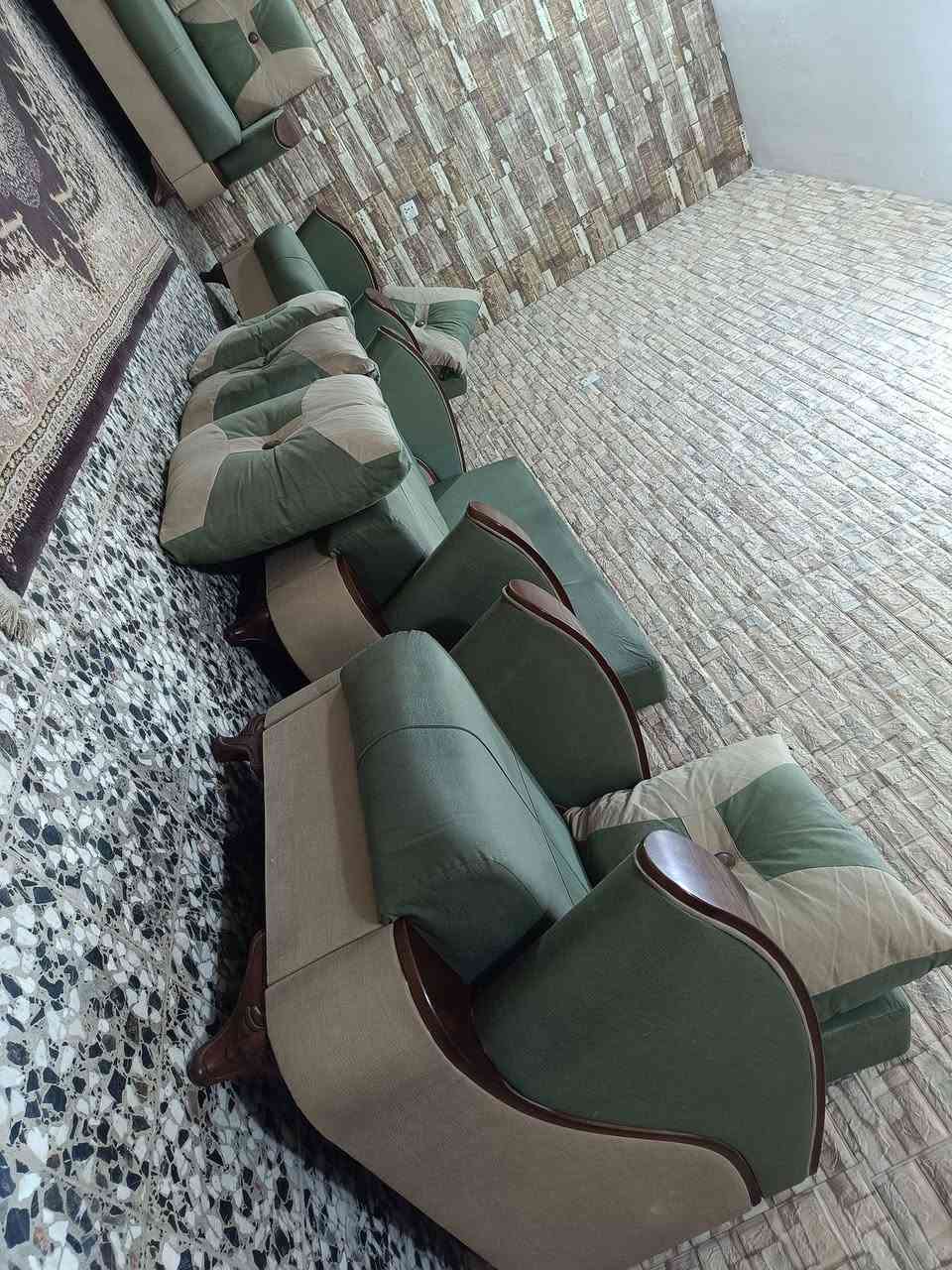 تخم تركي 10 مقاعد مودرن أخو الجديد المكان كوفه ***********
