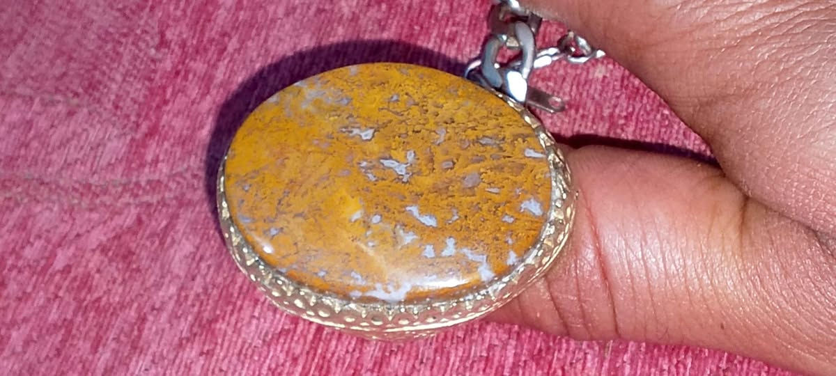 خواتم عقيق يماني حجمهم كبار
فضه خراساني صياغه يدويه قديمه حجر يماني مصور كلهم ب35 البصرة, العراق


**إذا كنت صاحب هذا الإعلان وتريد حذفه لأي سبب، رجاءا أرسل رسالة إلى الدعم الفني**