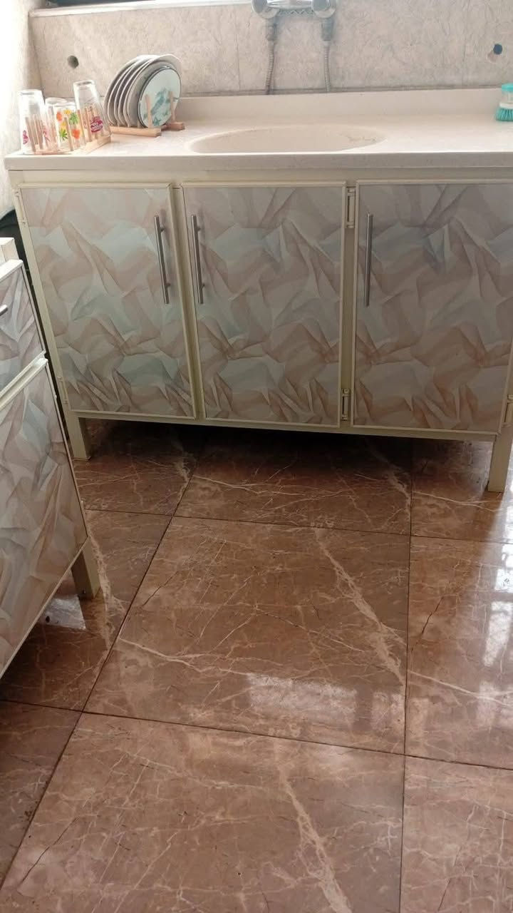 السلام عليكم 
كاونتر للبيع 
سعره215 
يوجد توصيل لجميع محافظات 🚛


**إذا كنت صاحب هذا الإعلان وتريد حذفه لأي سبب، رجاءا أرسل رسالة إلى الدعم الفني**