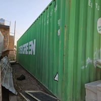 حاوية للبيع • نضيفه من الداخل