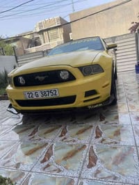 للبيع او مراوس موستنك 2013 V6 بريميوم معرفه موصافاته لون اصفر مغير شاص...