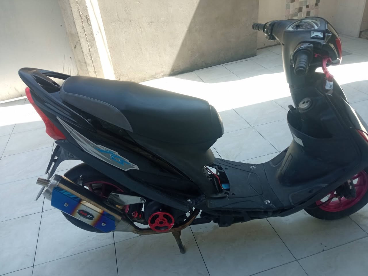 السلام عليكم دراجه ماكس عدله 2007
بيه اوياله رياضي سلف رياضي صالنصه رياضي يدات رياضي قطره دهن رياضي قبق عنبار رياضي اكلاجات توبو اصلي كهربائيات كله شغاله وبيه شلعه و معدل تاكل الكاع 
الي يحب التواصل ***********
