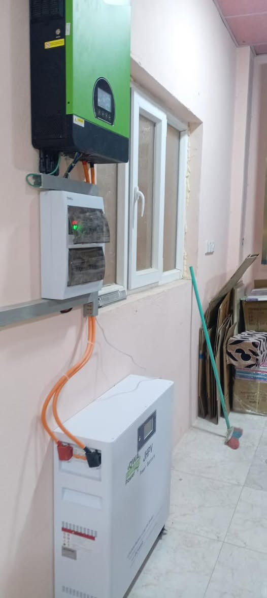 من  أعمال مكتبنا لشهر رمضان المبارك تجهيز ونصب منظومة طاقة شمسية قدرة 32A نهاري و 16A ليلي  بأستخدام الواح لونجي وجهين قدرة 615W عدد ١٦  وانفيرتر نرع انرجي قدرة 10.2 KW وبطارية ليثيوم قدرة 16KW نوع انرلوشن بضمان حقيقي لمدة خمسة سنوات لمكتبة النور في قضاء هيت للاستفسار الاتصال على الرقم *********** ابو انس
