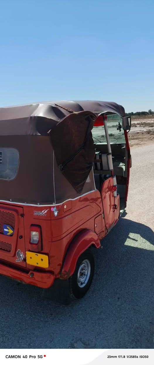 تكتك موديل 22 رقم وسنويه السعر 8 ونص مكاني الناصريه قضاء الاصلاح ***********
